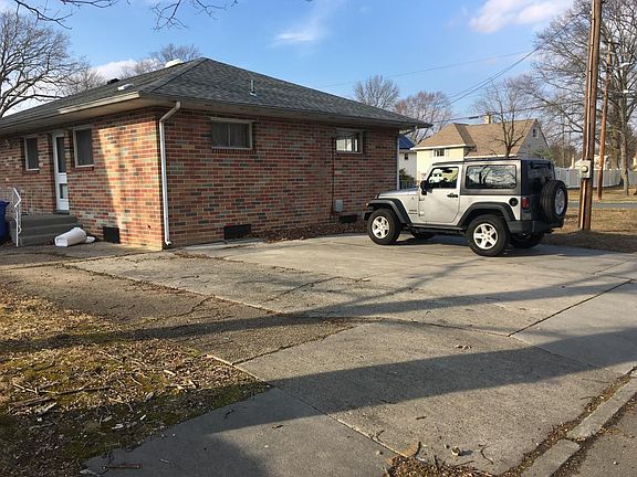 4 Car Parking