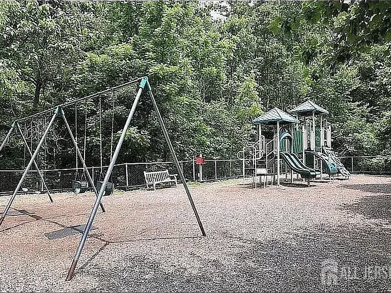 101 Wellington Park Dr — Photo 38