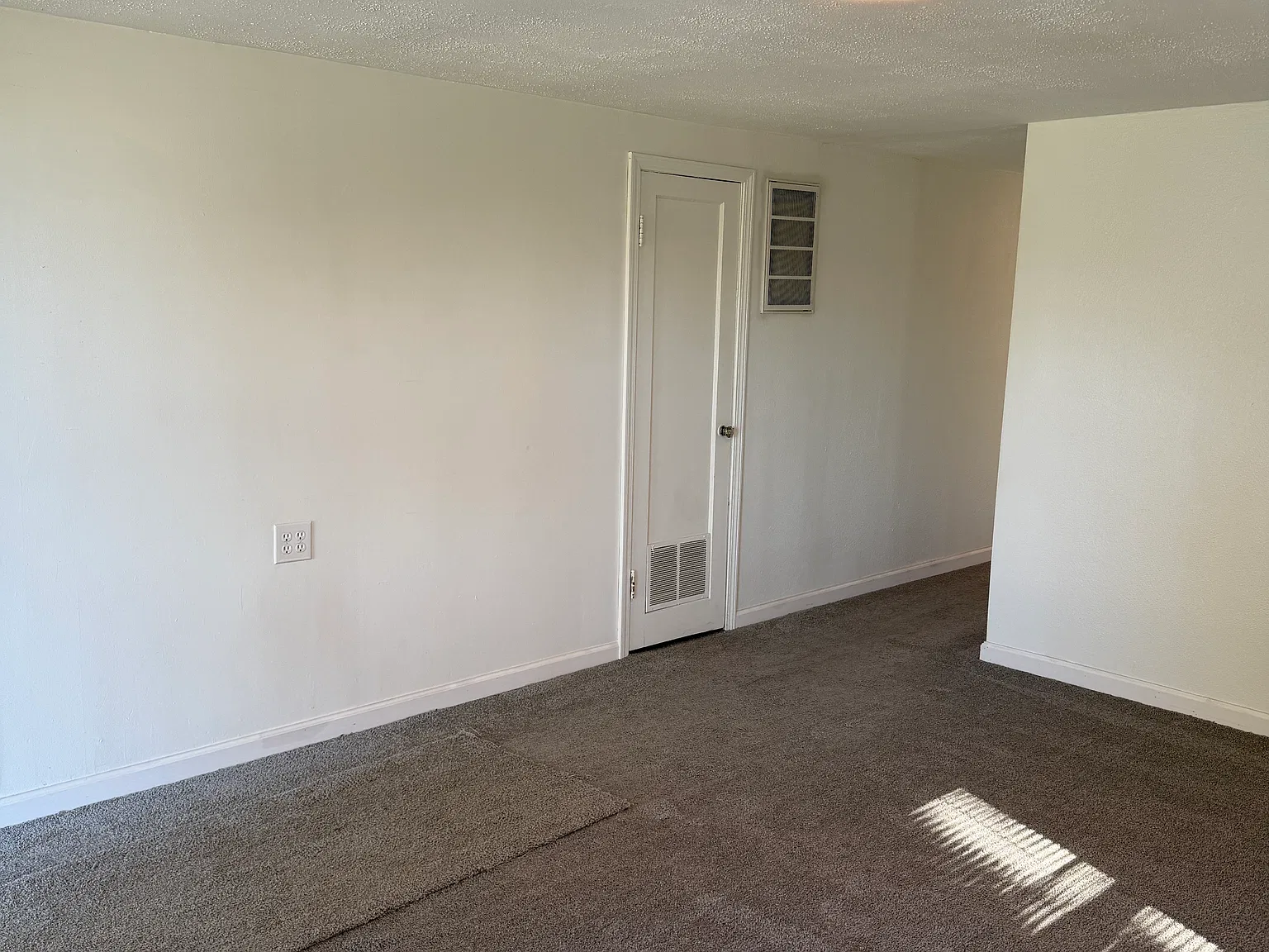 2 bed, 800 sqft, $900 — Photo 4