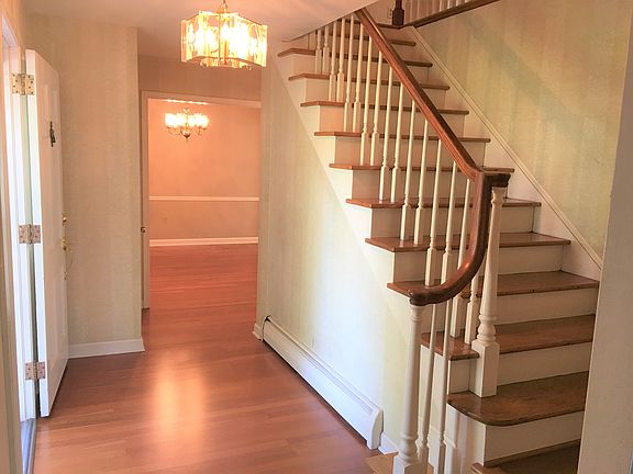 foyer / entry / staircase