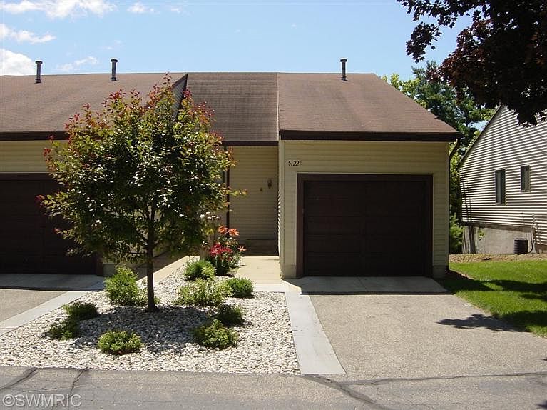 1st image of 5122 Waterside Dr