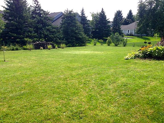3rd image of 24 Stonington Dr