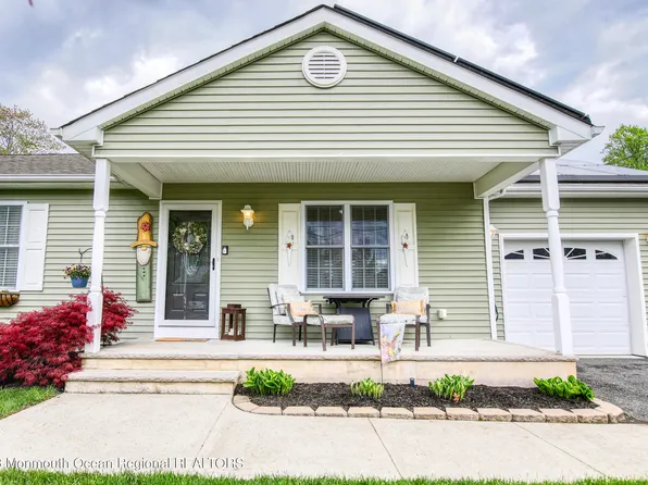 221 Ocean Avenue, Beachwood, NJ 08722