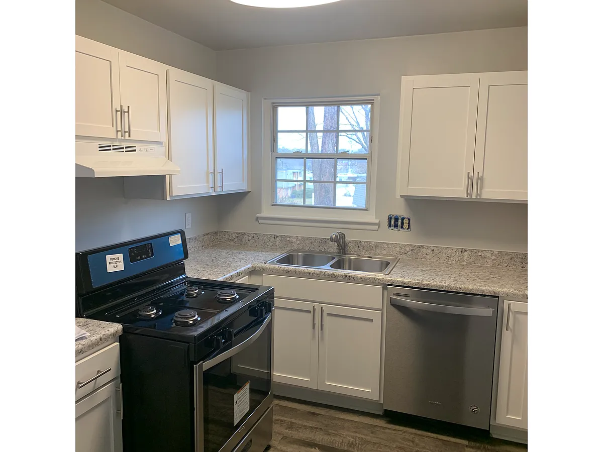 New Irving Heights Upgraded Kitchen - New Irving Heights