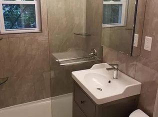 1 Corbin Ct, Wilmington, DE 19805