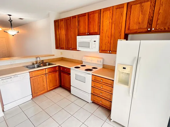 10278 Regent Park Dr #304, Orlando, FL 32825