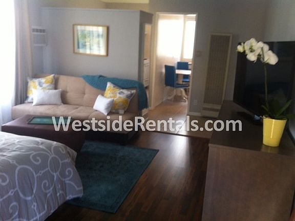 2nd image of 2304 S Carmelina Ave APT 4