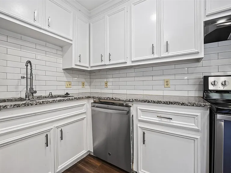 10306 Fairland Dr — Photo 7
