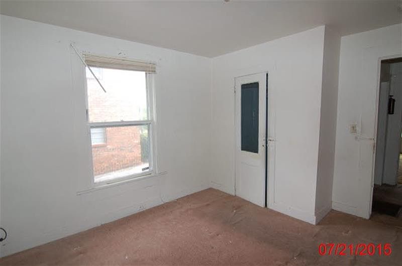 2nd image of 1724 34th Pl N
