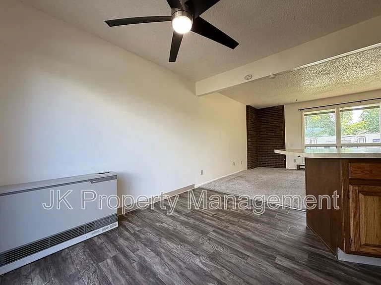 919 1st Ave SW #2 — Photo 10