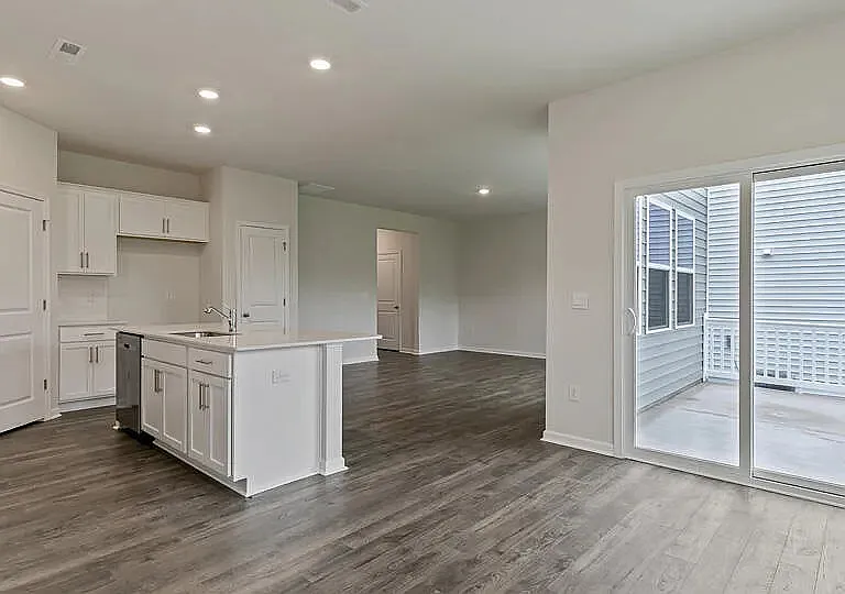 228 Chapel St — Photo 16