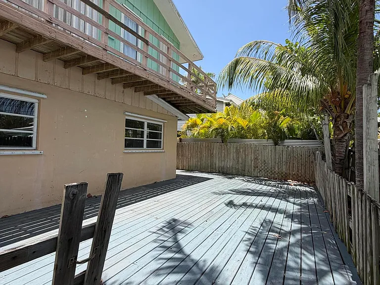 1614 Dennis St #B — Photo 11