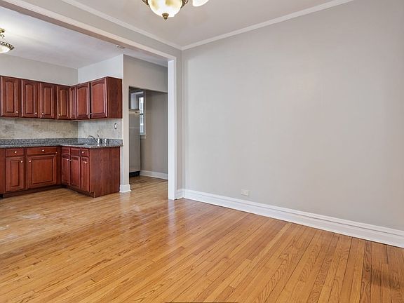 5th image of 1718 W Balmoral Ave #1