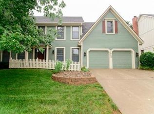 10102 W 125th Ter, Overland Park, KS 66213