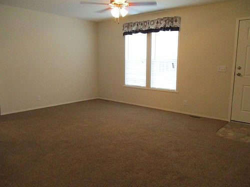 2nd image of 829 Courtland Ln