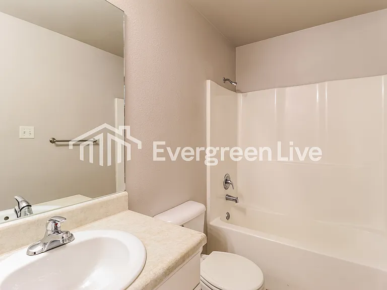 13913 Magnolia Glen Dr — Photo 11