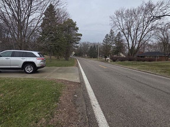 5th image of 53151 Fairchild Rd