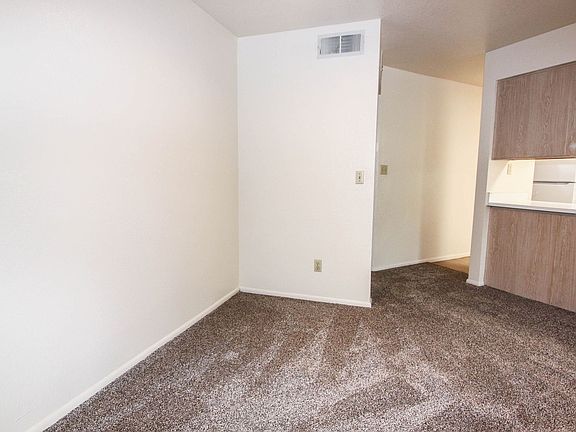 5th image of 240 S McCormick St APT 6