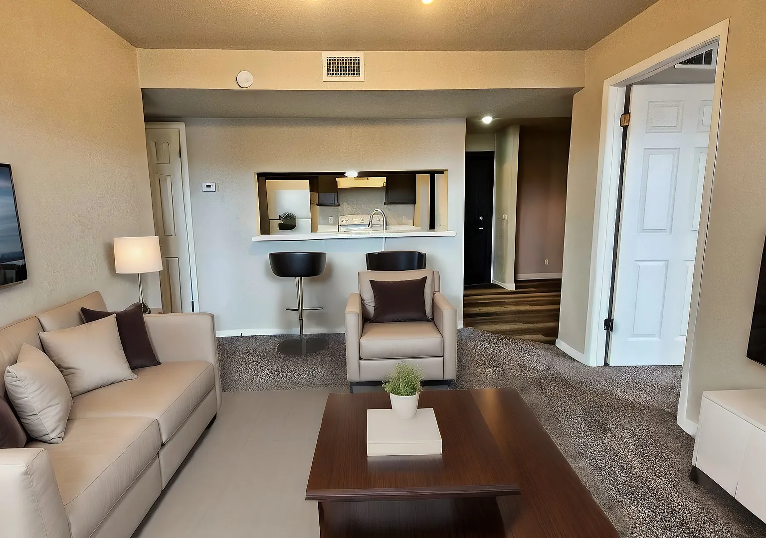 Paramount Square Apartments — Photo 2