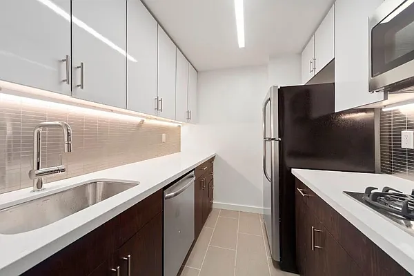 Rented by Hakimian Management | media 21