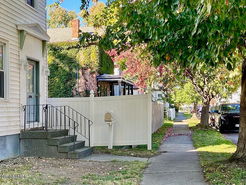 2nd image of 619 Fourth Avenue