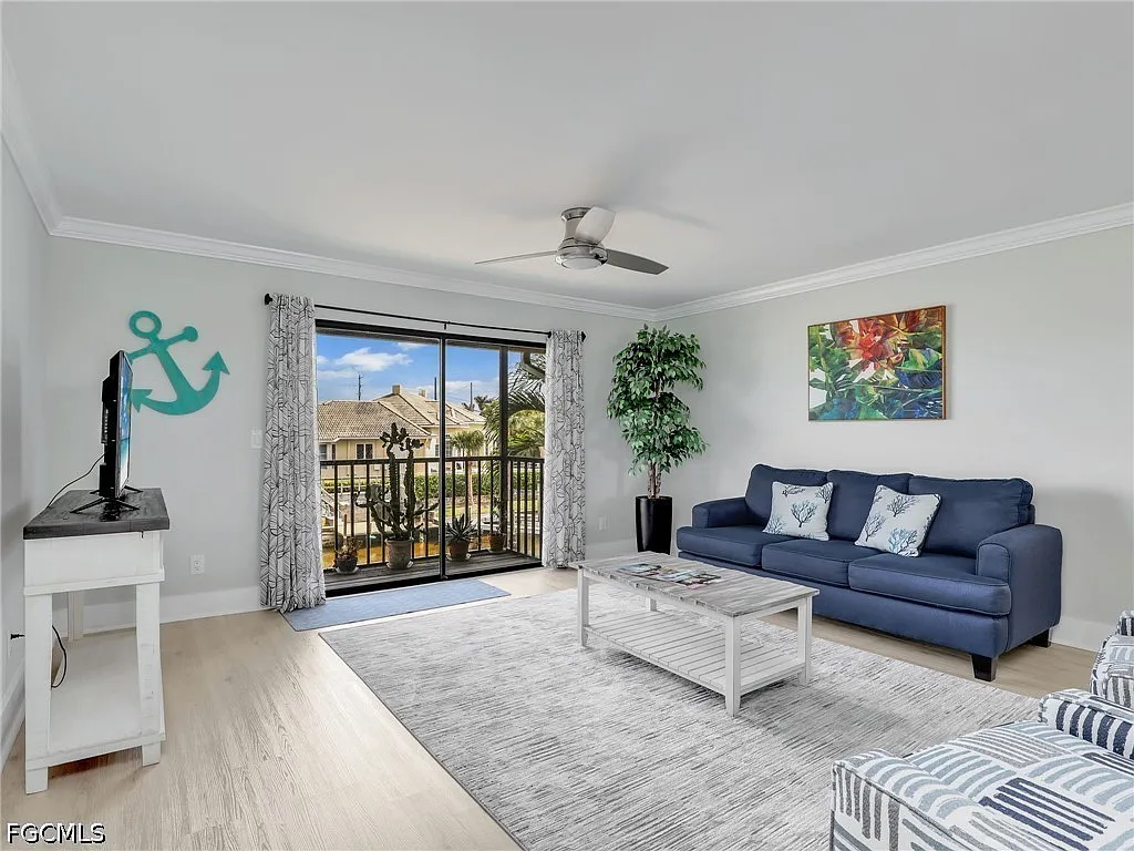 2 bed, 2.0 bath, 1198 sqft, $1,750 — Photo 2