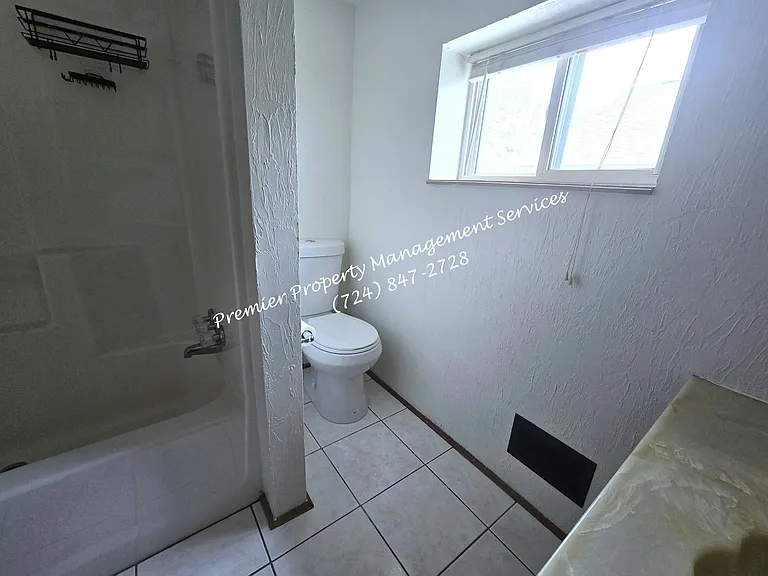 455 E Jefferson St — Photo 20
