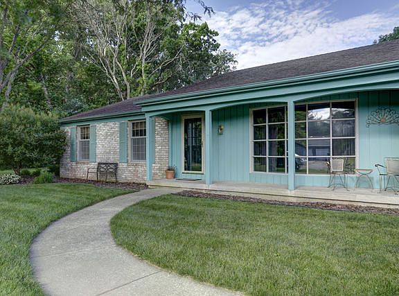 2nd image of 2114 Bonnie Ln