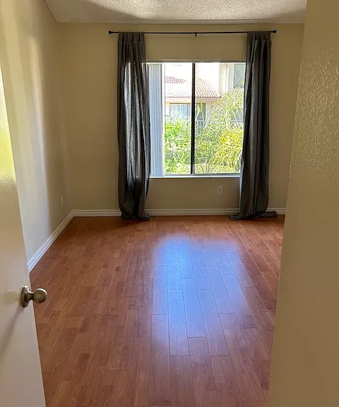 963 Creekside Dr — Photo 4