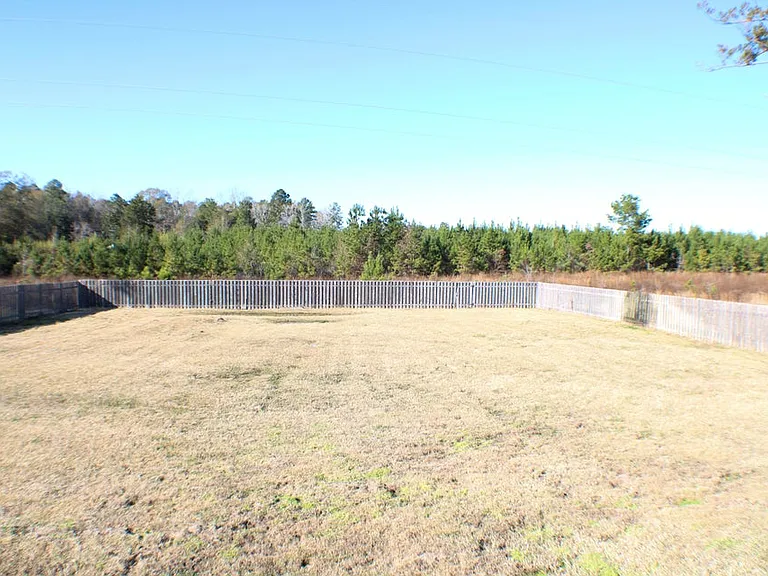 162 James Dr — Photo 21