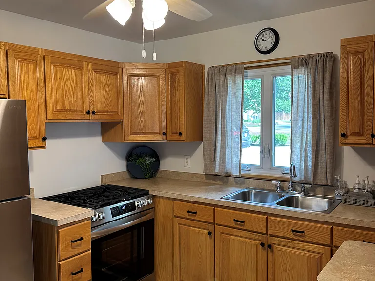 9961 Johnnycake Ridge Rd — Photo 5