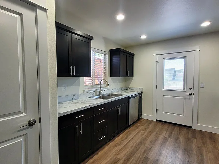 2468 NE Kerr St — Photo 6