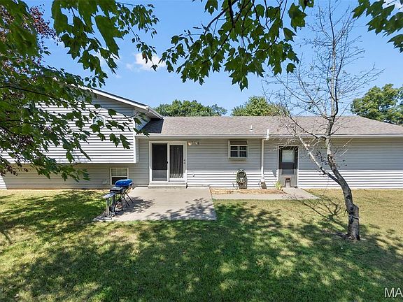 2nd image of 3441 Glenview Dr