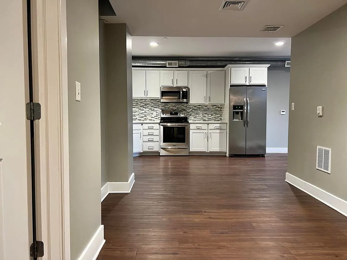 130 Locust - 2 — Photo 3