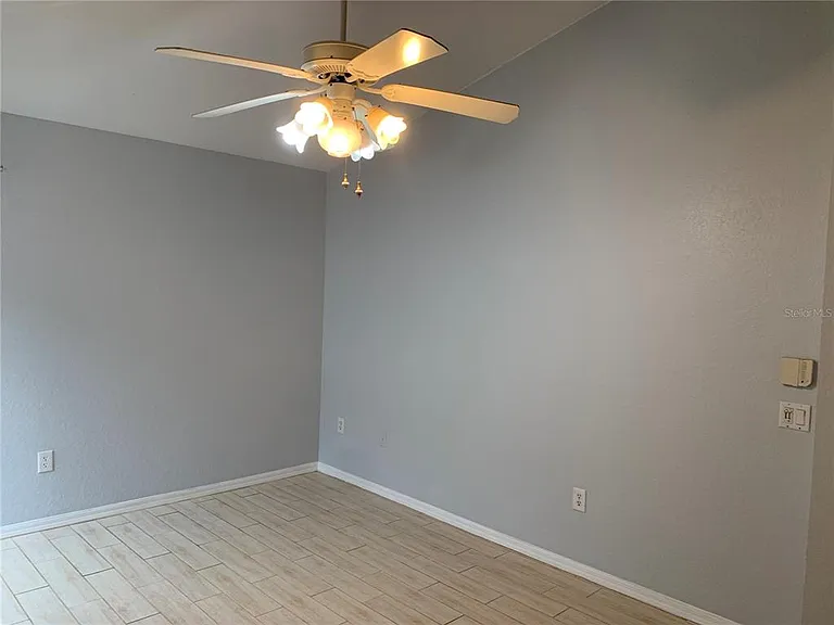 9405 Hidden Water Cir — Photo 36