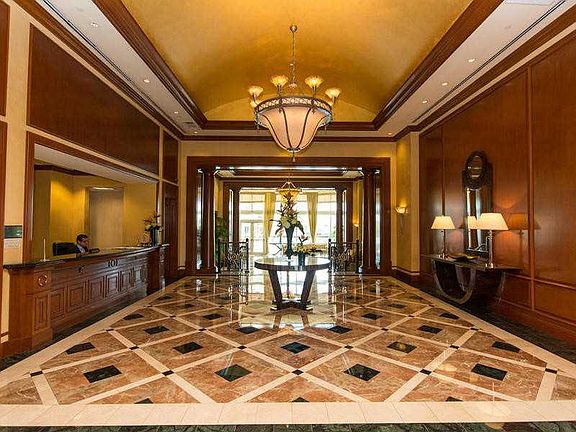 5th image of 20201 E Country Club Dr APT 2302