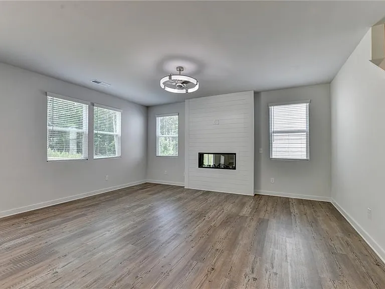 5165 Union Heights Way — Photo 4