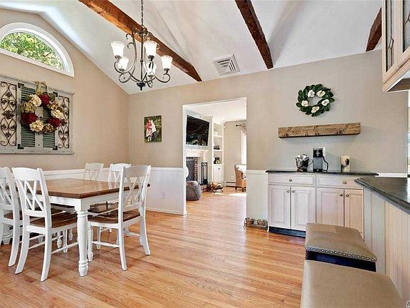 4th image of 8 Oakcrest Ct #E