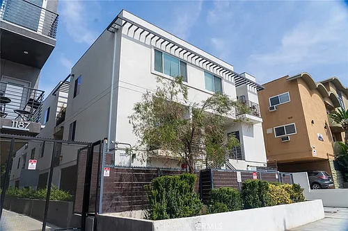 1183 Crenshaw Blvd #202 Photo 1