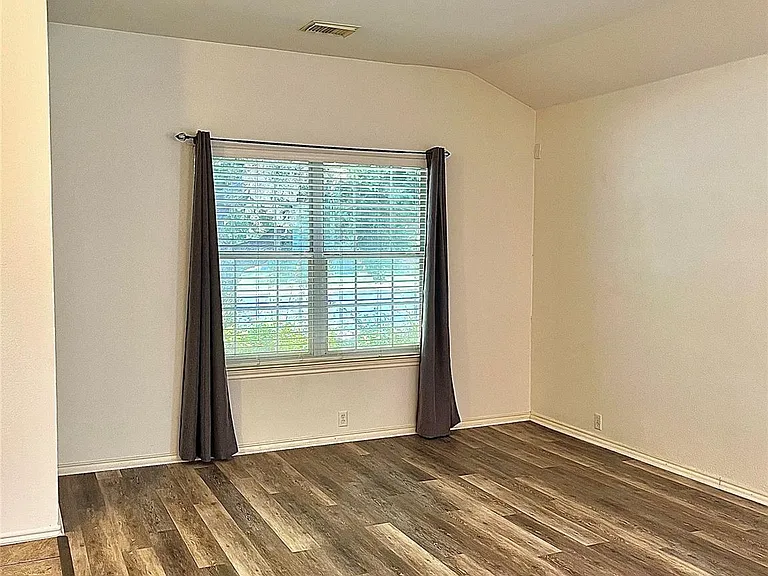 2117 Kimra Ln — Photo 5