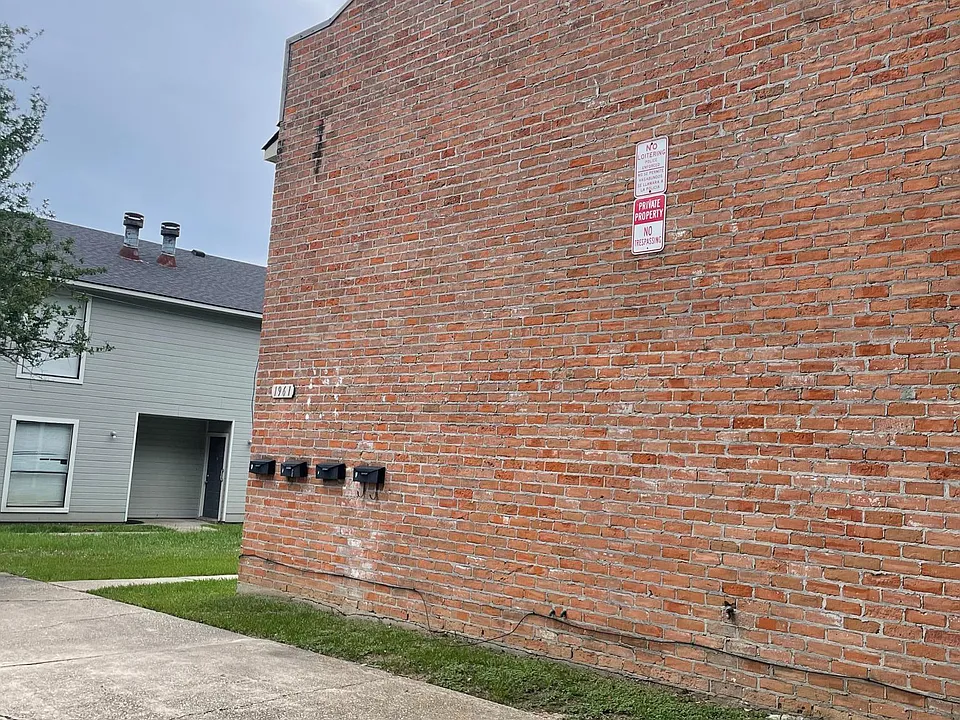 OUTSIDE FRONT OF BUILDING