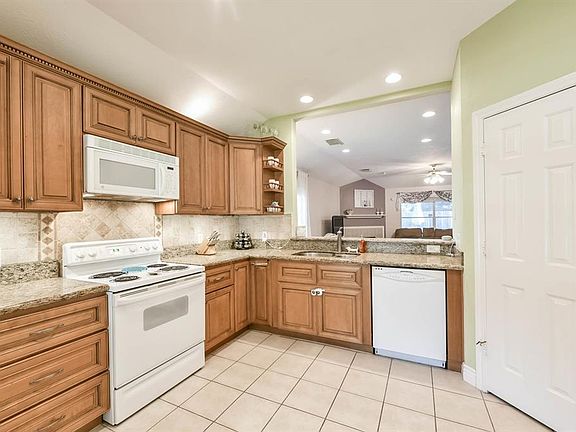 5th image of 5101 Lockhart Dr