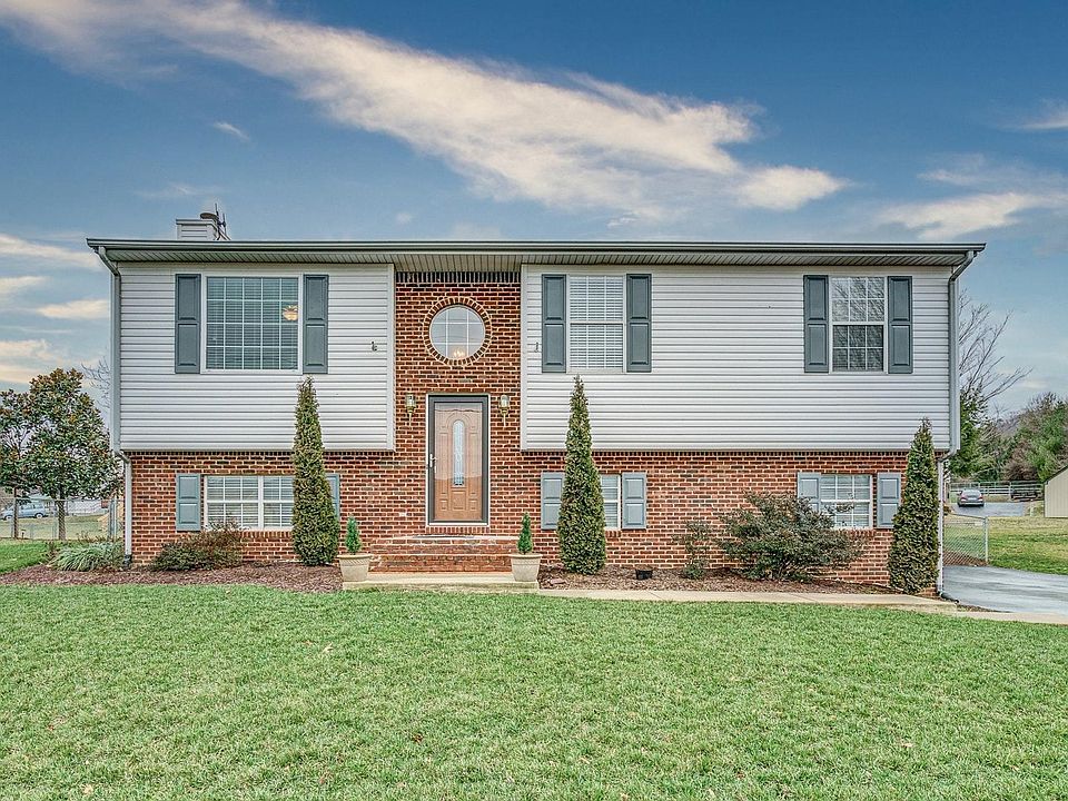 1st image of 1632 Woodshill Ln