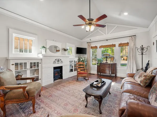 407 W Columbia St, Weatherford, TX 76086