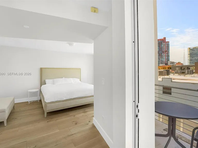 221 Jefferson Ave #10 — Photo 7