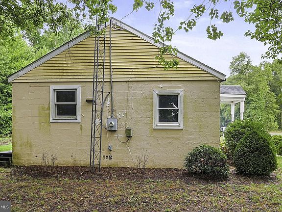 5th image of 1470 Everetts Corner Rd