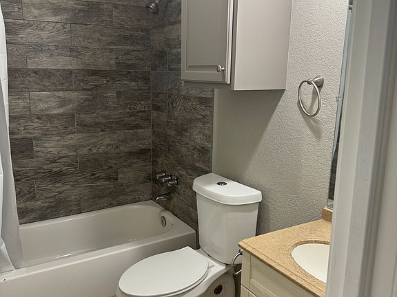 5th image of 533 Linda Dr