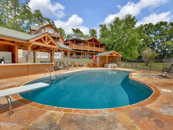 2803 Mary Ridge Farm Rd, Sevierville, TN 37862