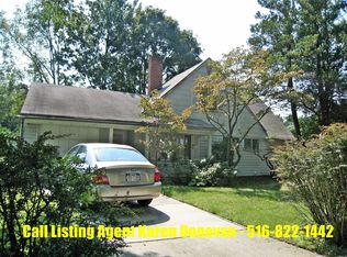 52 Cable Ln, Hicksville, NY 11801