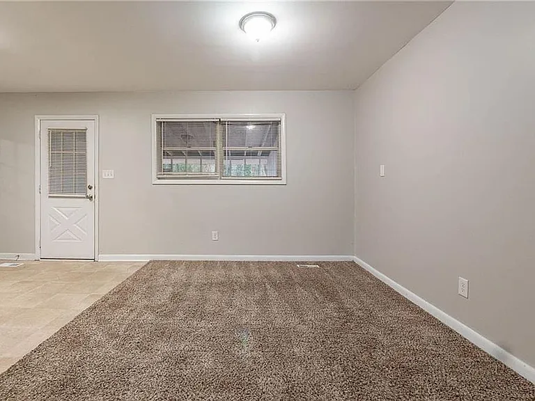 1410 Willow Dr — Photo 9